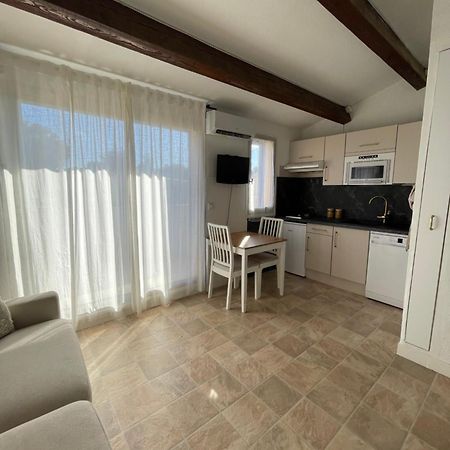 Appartement Pinede Piscine Clim Proche Plage Village Naturiste Agde Buitenkant foto